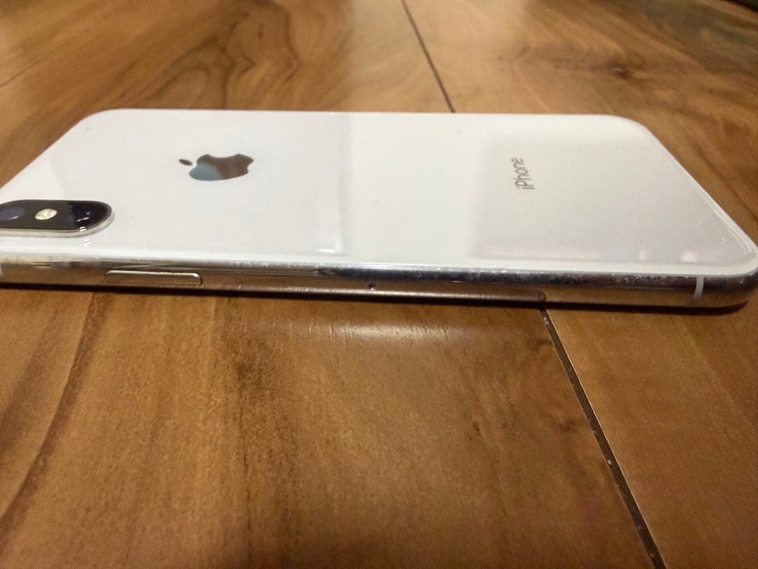 Apple iPhone X シルバー