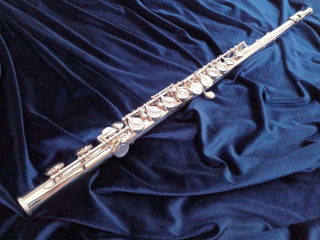 ♦超美品♦最新・現行モデル♦ヤマハフルート YFL212