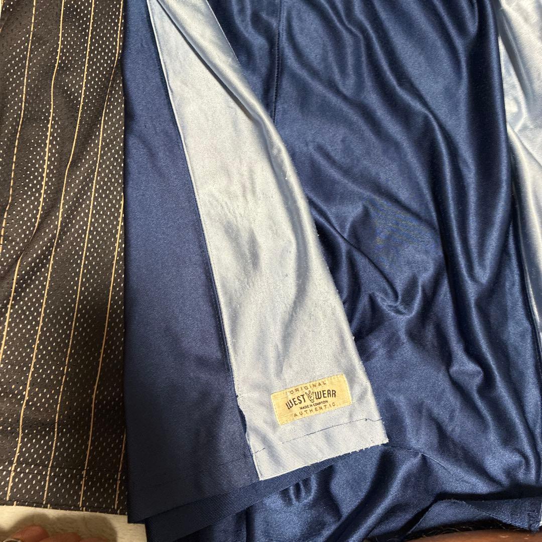 WEST WEAR バスケットボールユニフォーム 黒金 ストライプ 1