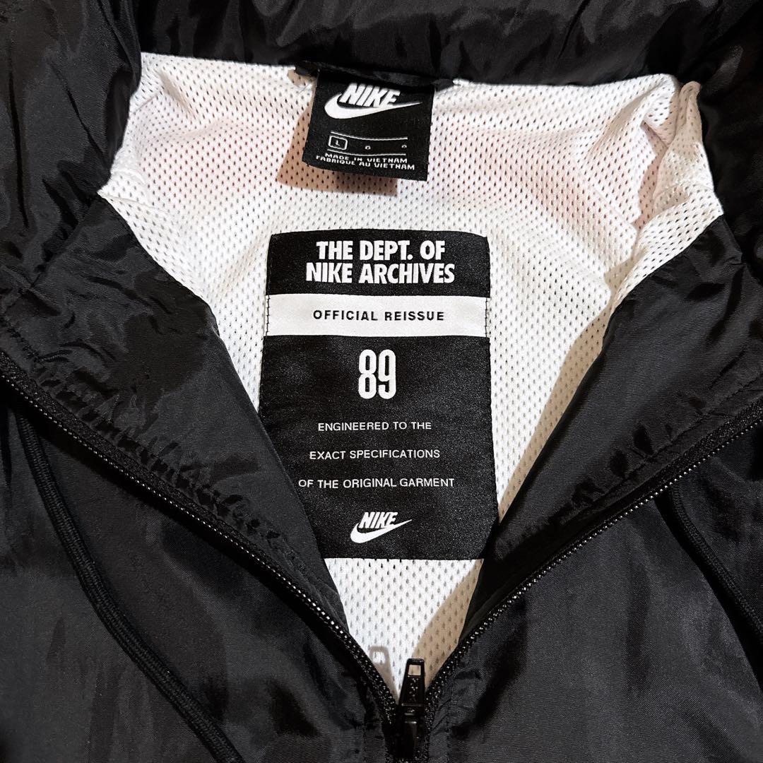 NIKEナイキ ナイロンジャケット サイズL ユニセックス　フード収納