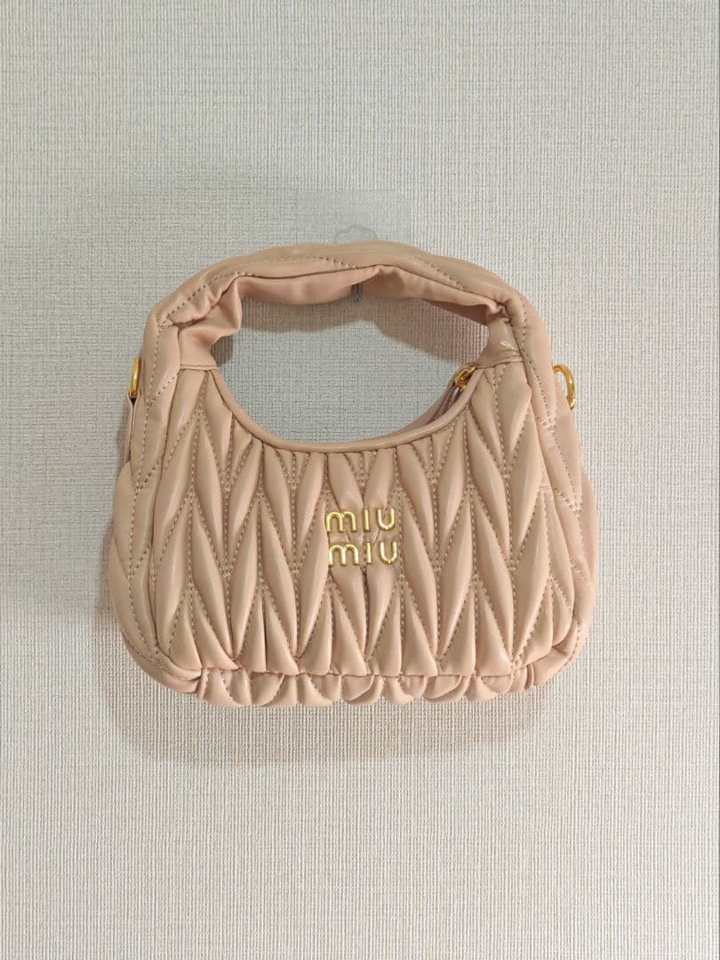 t！！MIUMIU キルティングショルダーバッグ ベージュ　美品