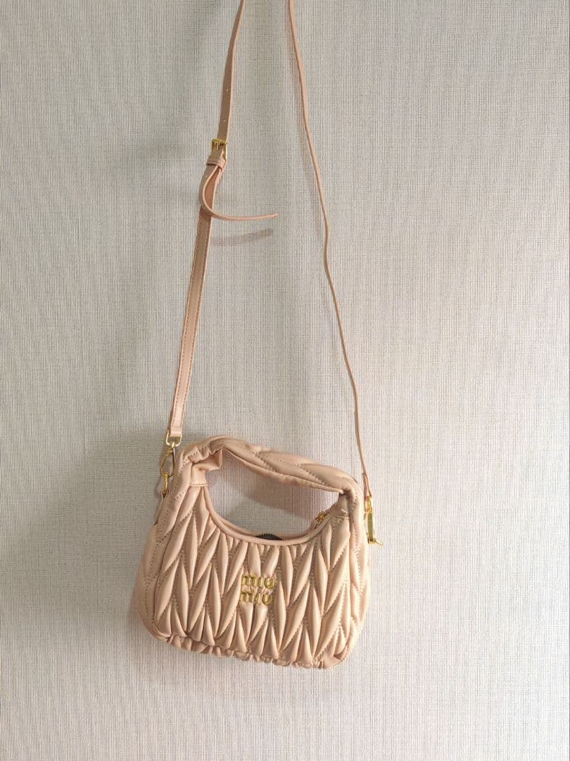 t！！MIUMIU キルティングショルダーバッグ ベージュ　美品