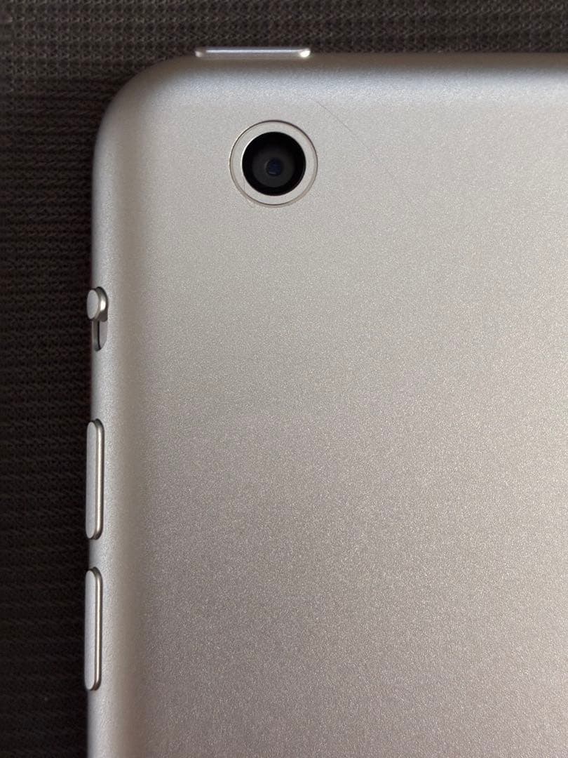 iPad Air 初代 本体 32GB Wi-Fiモデル 純正カバー付き