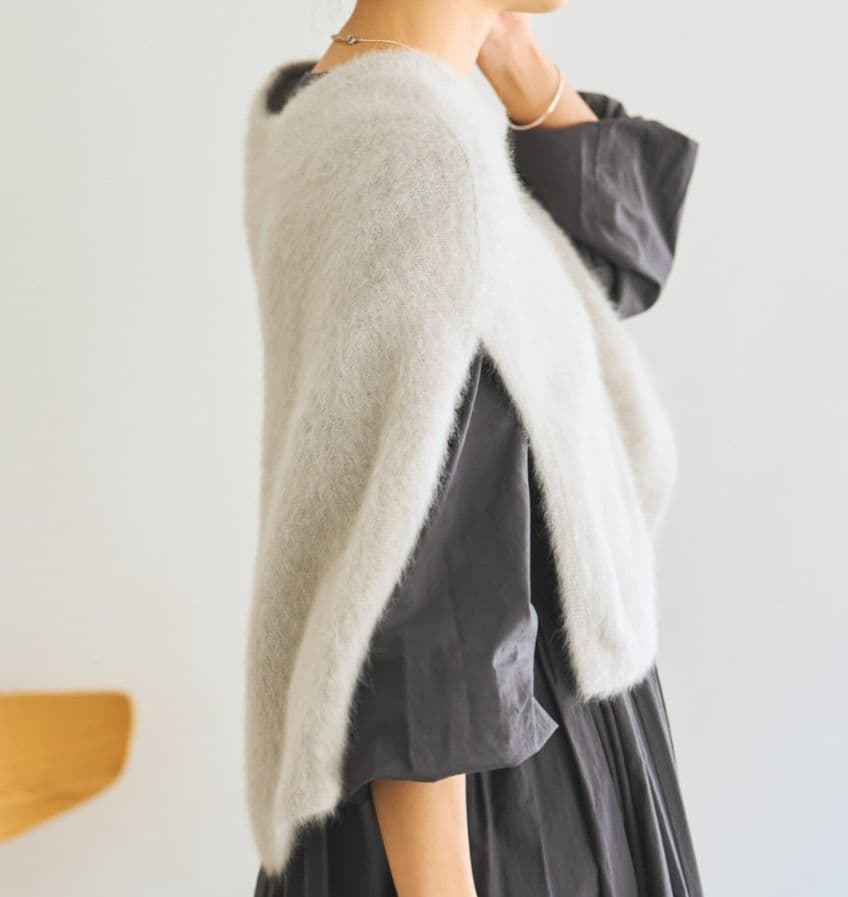 タグ付き BEARDSLEY ビアズリー ファーニットポンチョ ライトグレー