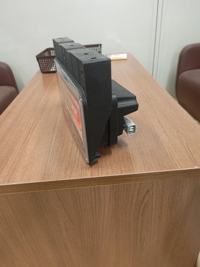 日野１７プロフィアテールランプ左（助手席側）