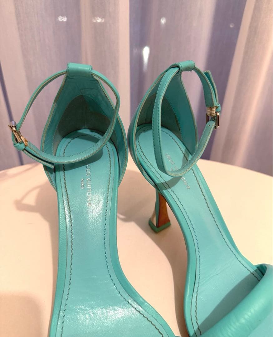 ルイヴィトン ハイヒール サンダル ストラップ付き