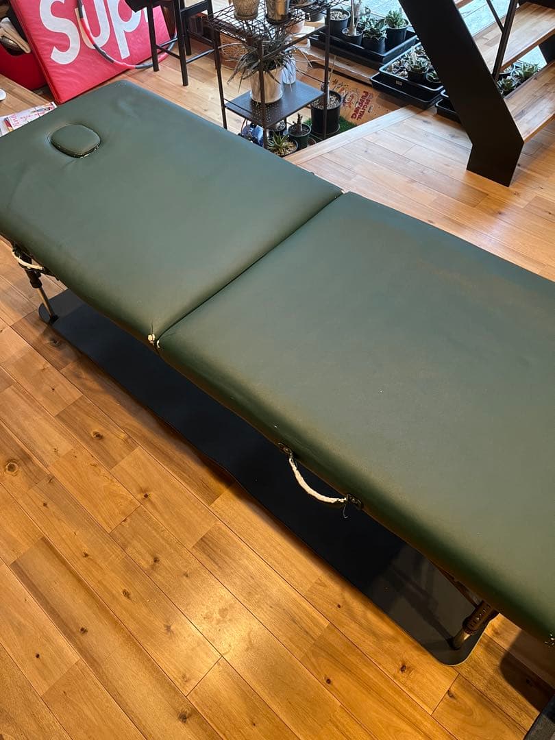 折りたたみ マッサージベッド 軽量13kg 高さ8段階 アルミ脚　整体　エステ