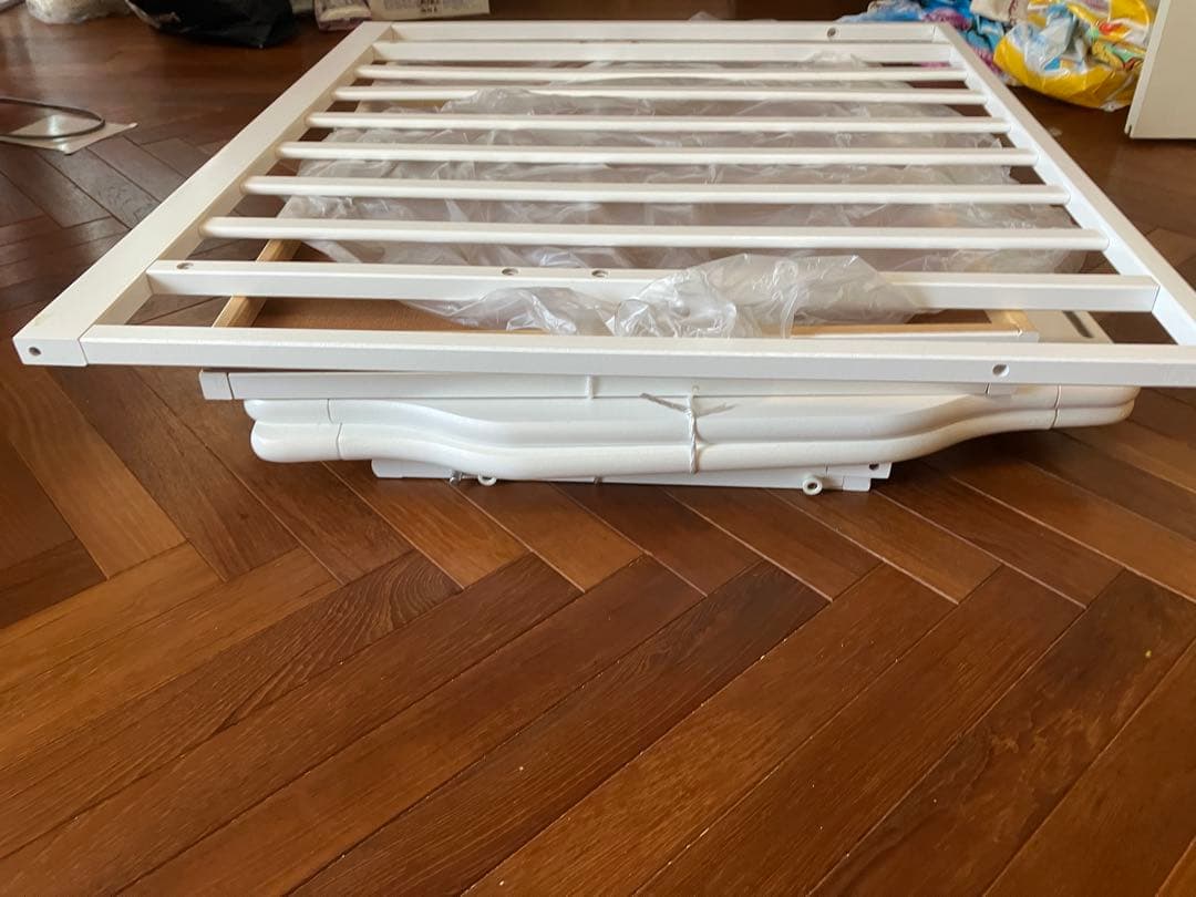 ホワイト木製ベビーベッド KATOJI キャスター付き