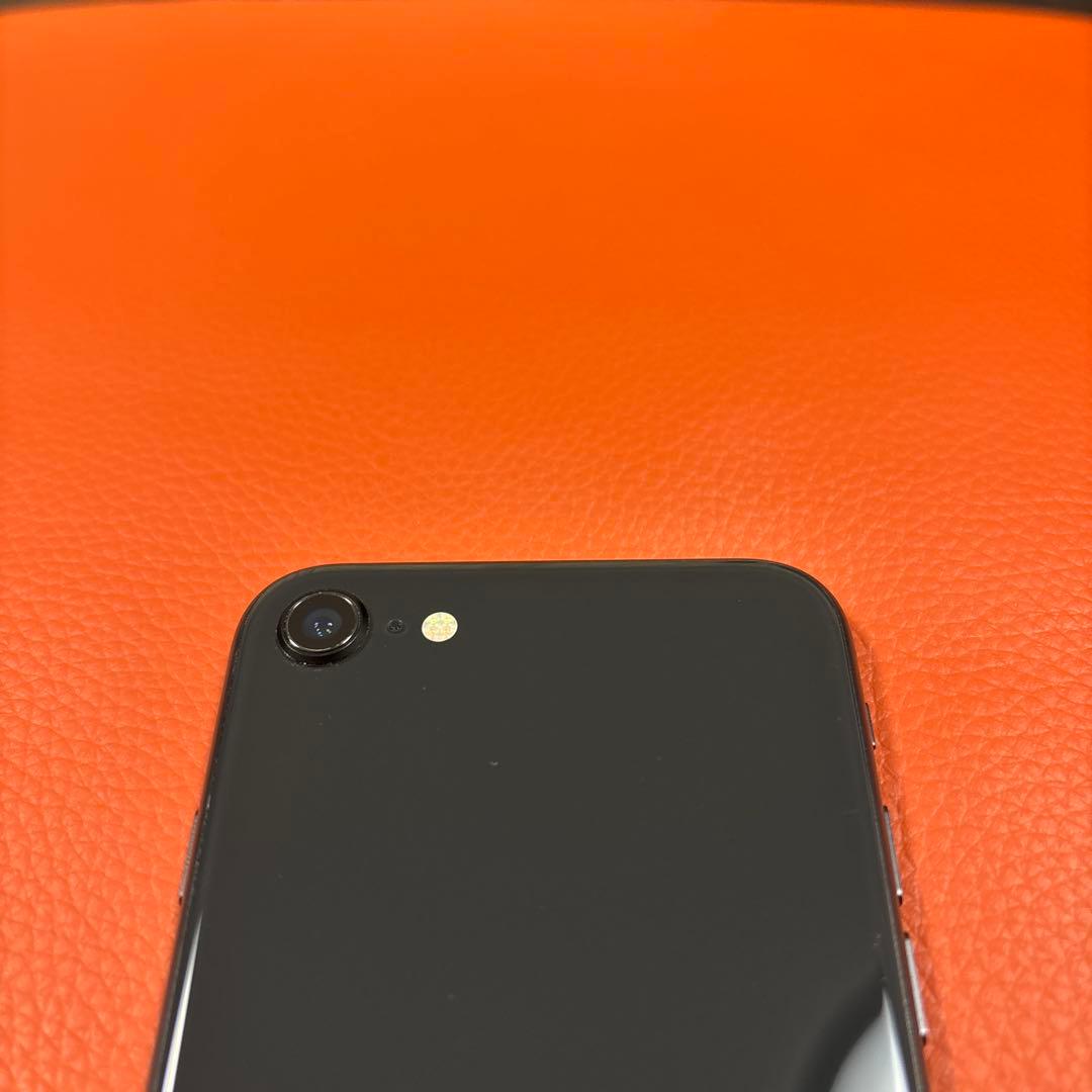 Apple iPhone SE（第3世代）ブラック