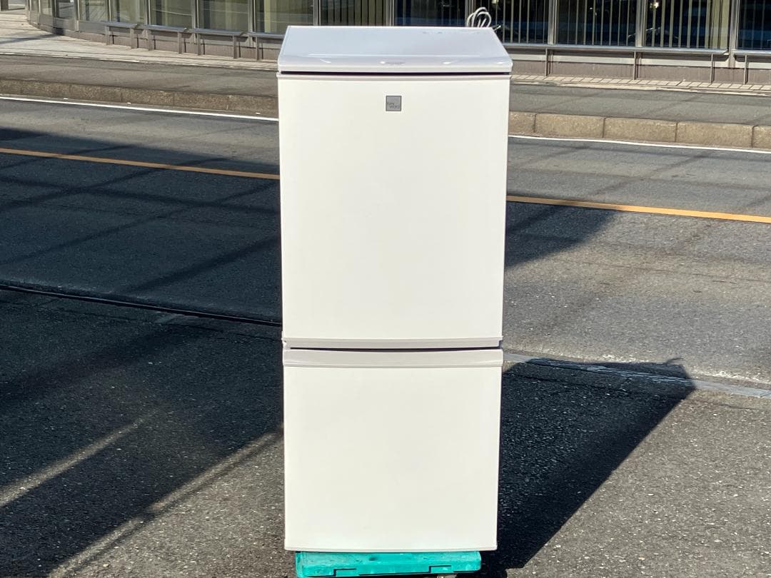 愛知岐阜/送料込★シャープ 137L冷凍冷蔵庫 SJ-14E6-KW 2019年