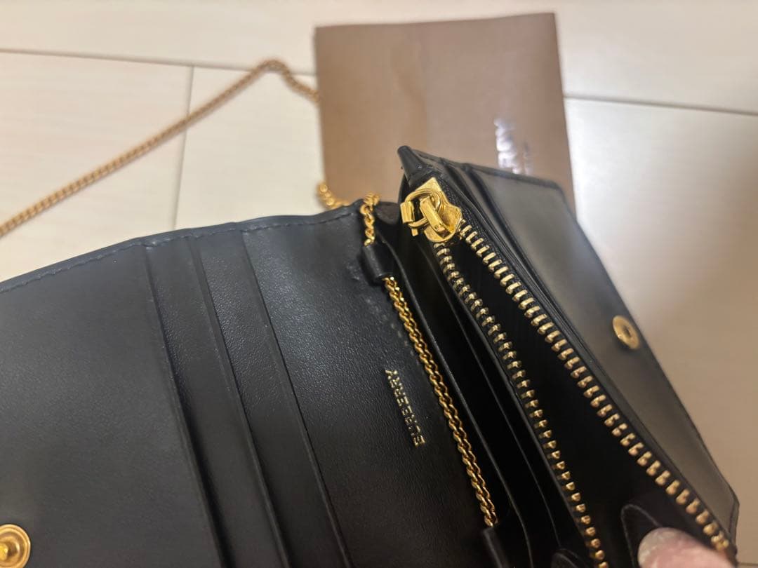 Burberry チェーンウォレット