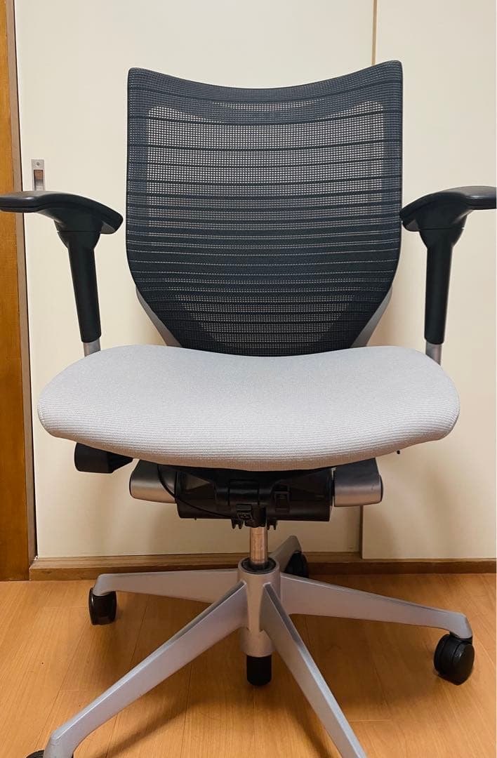 N*a様 オカムラ バロンチェア グラデーションメッシュ ローバック
