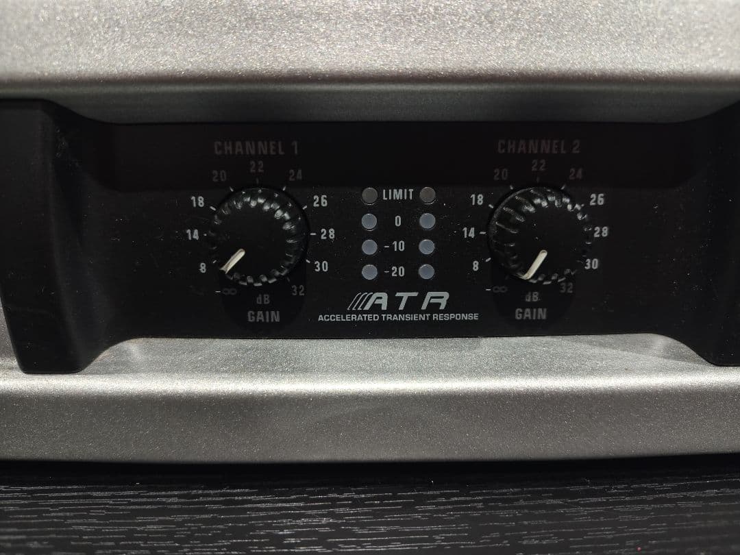 動作品　ベリンガー　パワーアンプ　EPQ2000 BEHRINGER