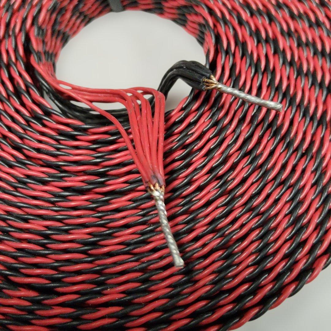 スピーカーケーブル、赤と黒のツイスト練り、ブレイド構造