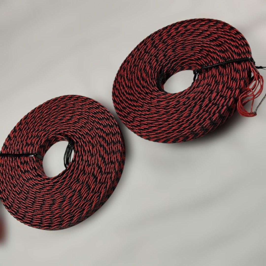 スピーカーケーブル、赤と黒のツイスト練り、ブレイド構造