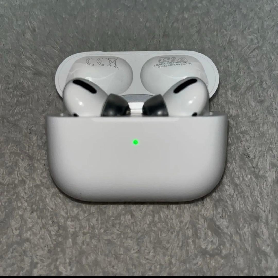 Apple AirPods Pro MagSafe充電ケース付き