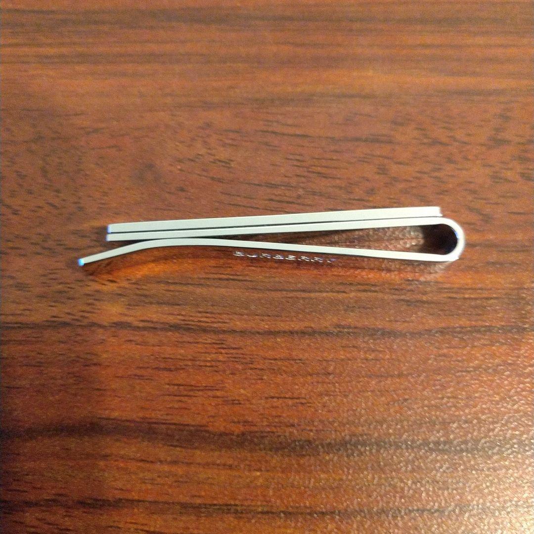 バーバリー ネクタイピンとカフスのセット