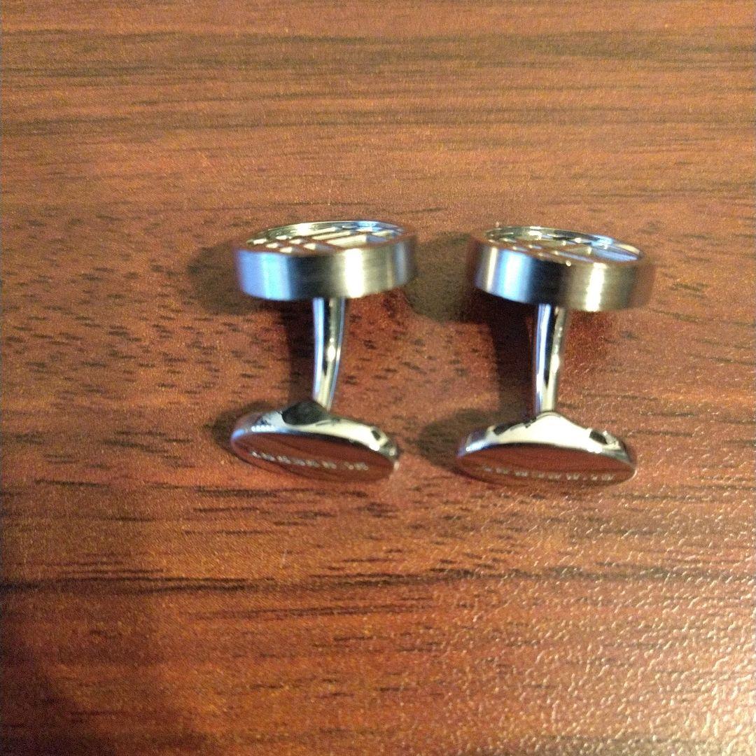 バーバリー ネクタイピンとカフスのセット