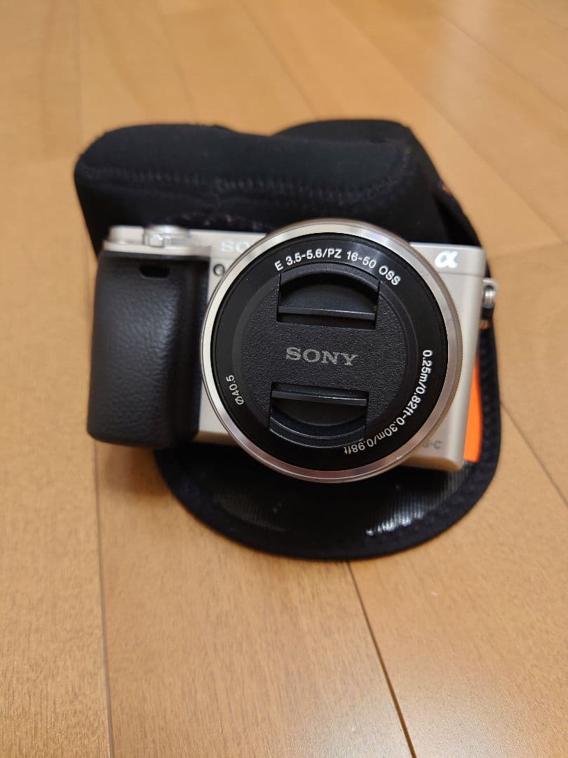 SONY α6000