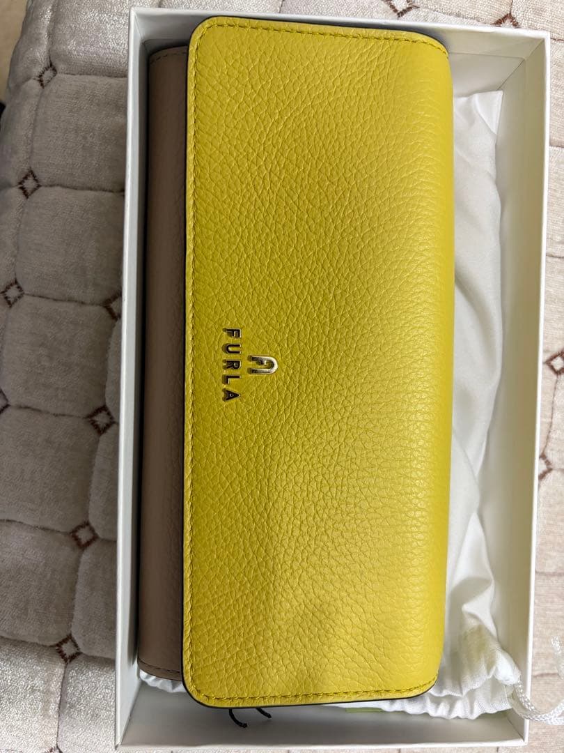 FURLA イエロー ベージュ 財布 期間限定セール2月1日から2月7日まで￼￼