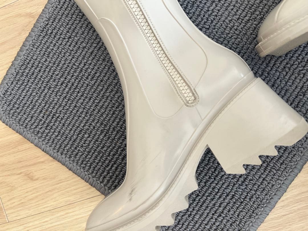 Chloé BETTYレインブーツ(ベージュ)