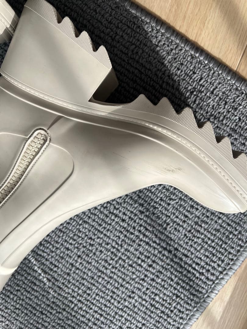 Chloé BETTYレインブーツ(ベージュ)