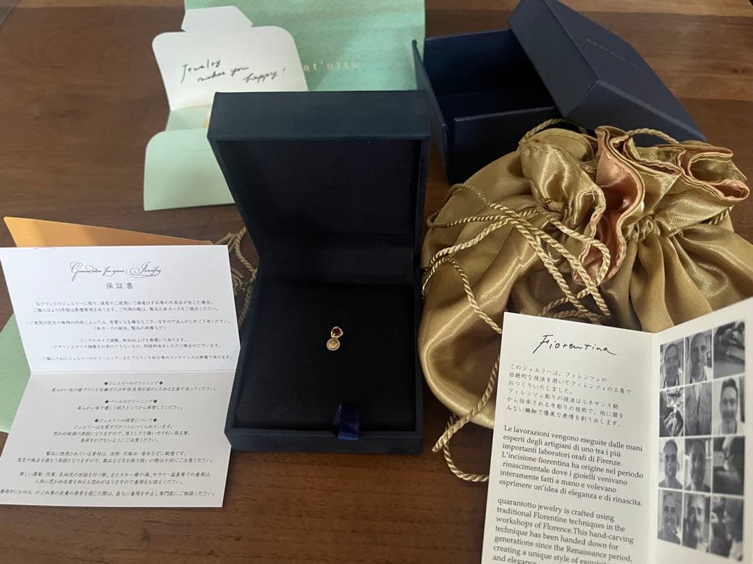 クアラントット　片耳用ピアス　ガーネット