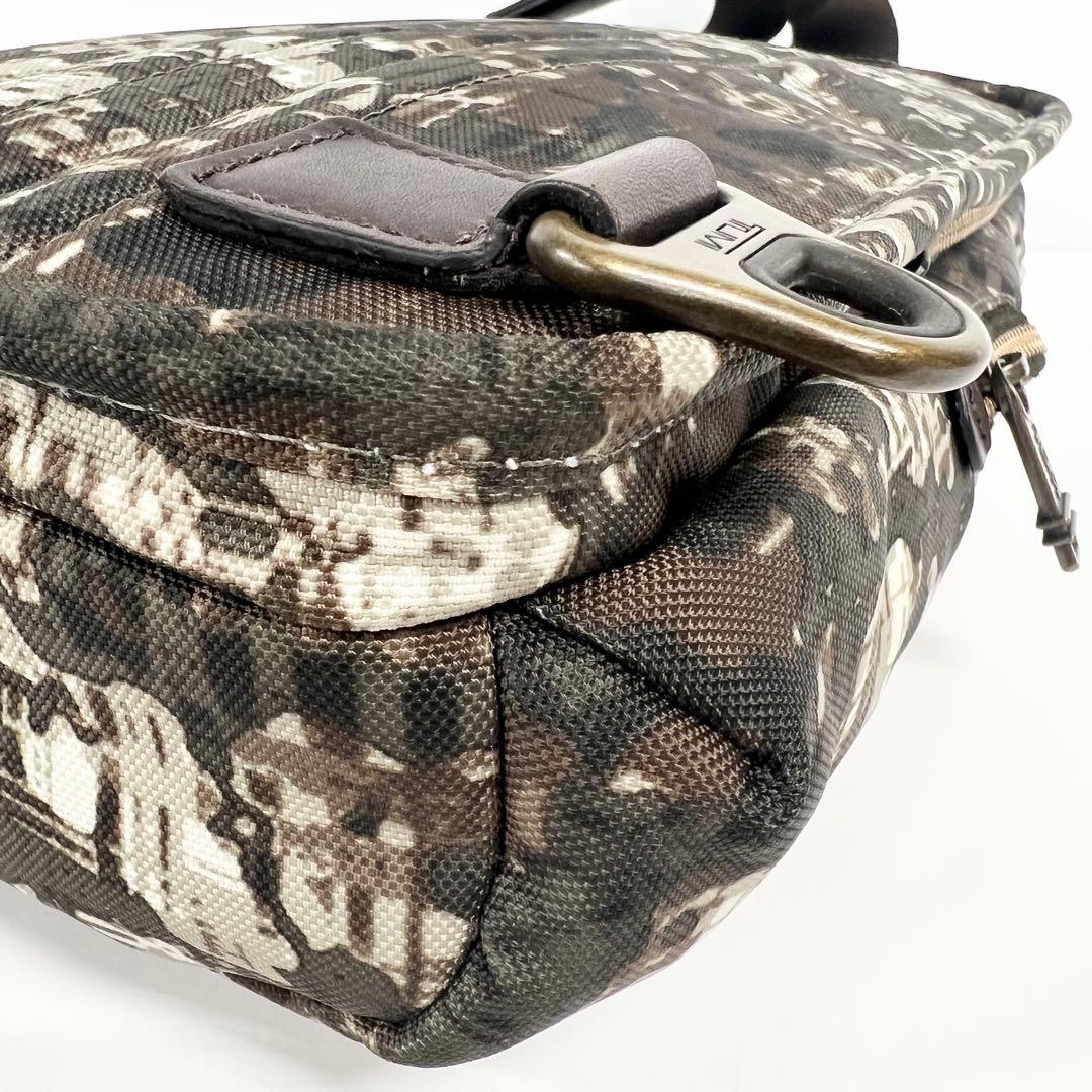 【未使用】TUMI ボディバッグ　ショルダー　迷彩柄　ワンショルダー