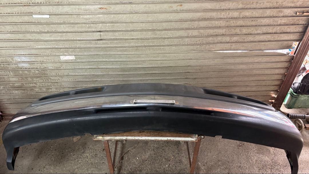 ま*ん様 05年シボレーサバーバン フロントバンパー