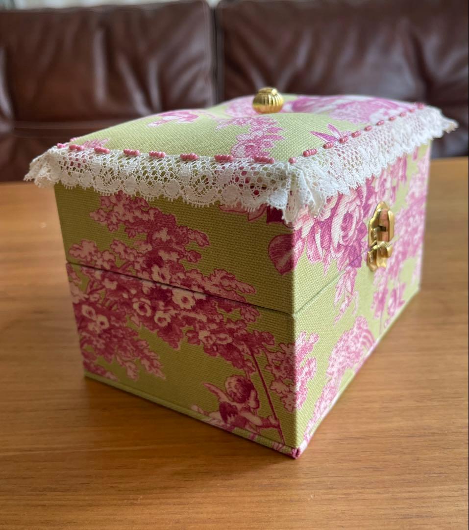 カルトナージュミニ裁縫箱