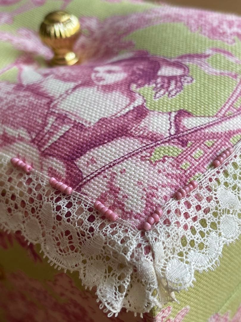 カルトナージュミニ裁縫箱