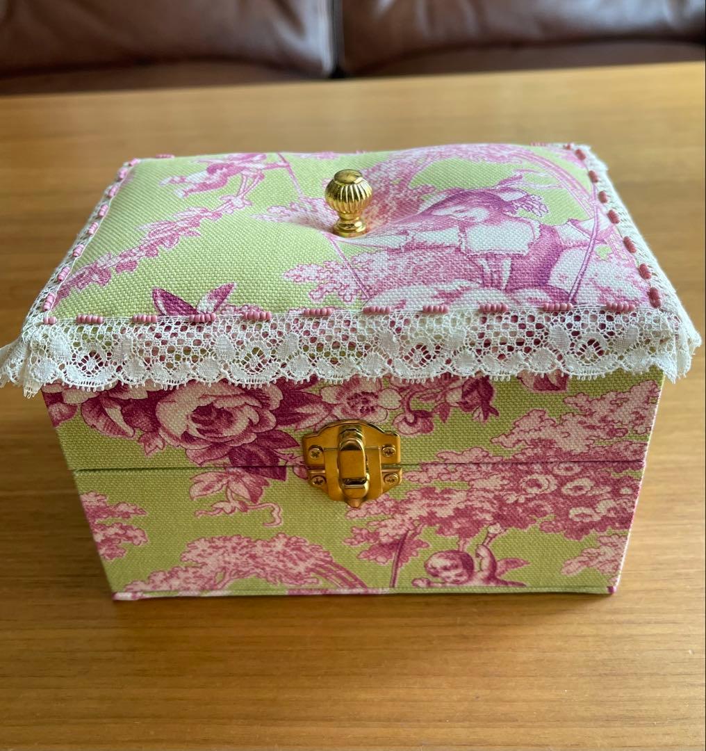 カルトナージュミニ裁縫箱