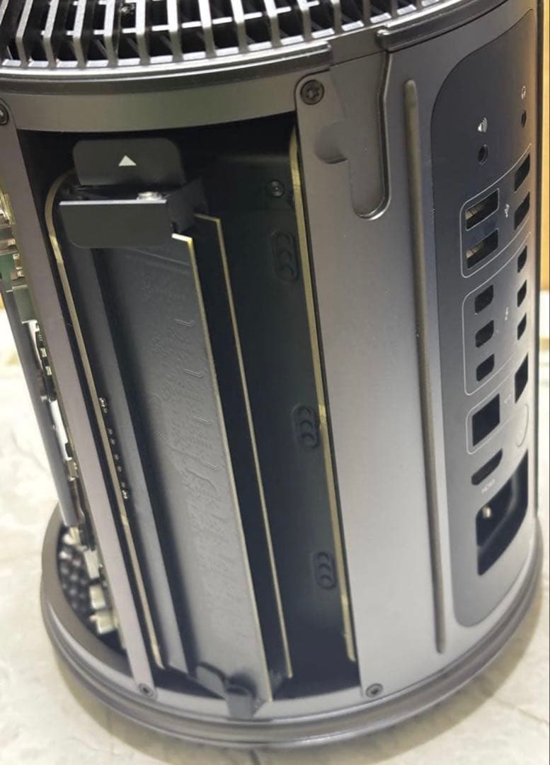 Apple Mac Pro (Late 2013) 16GB 256GB 良品