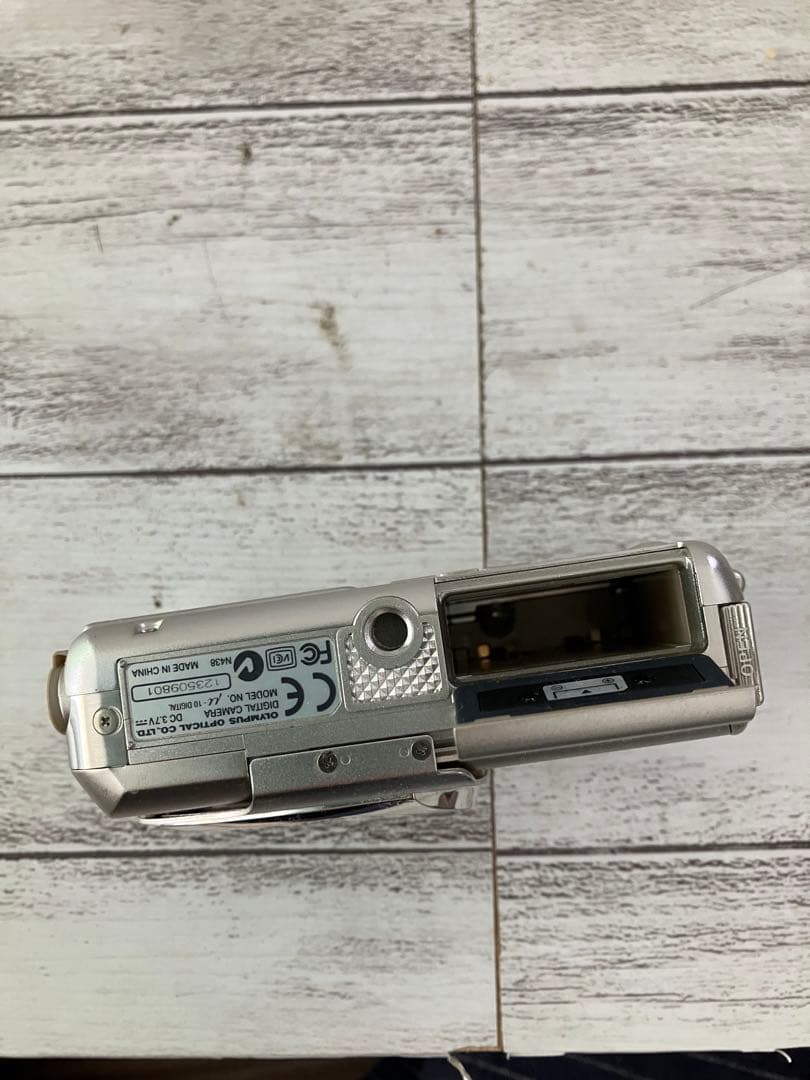 OLYMPUS 3.2MEGAPIXELデジカメコンパクト