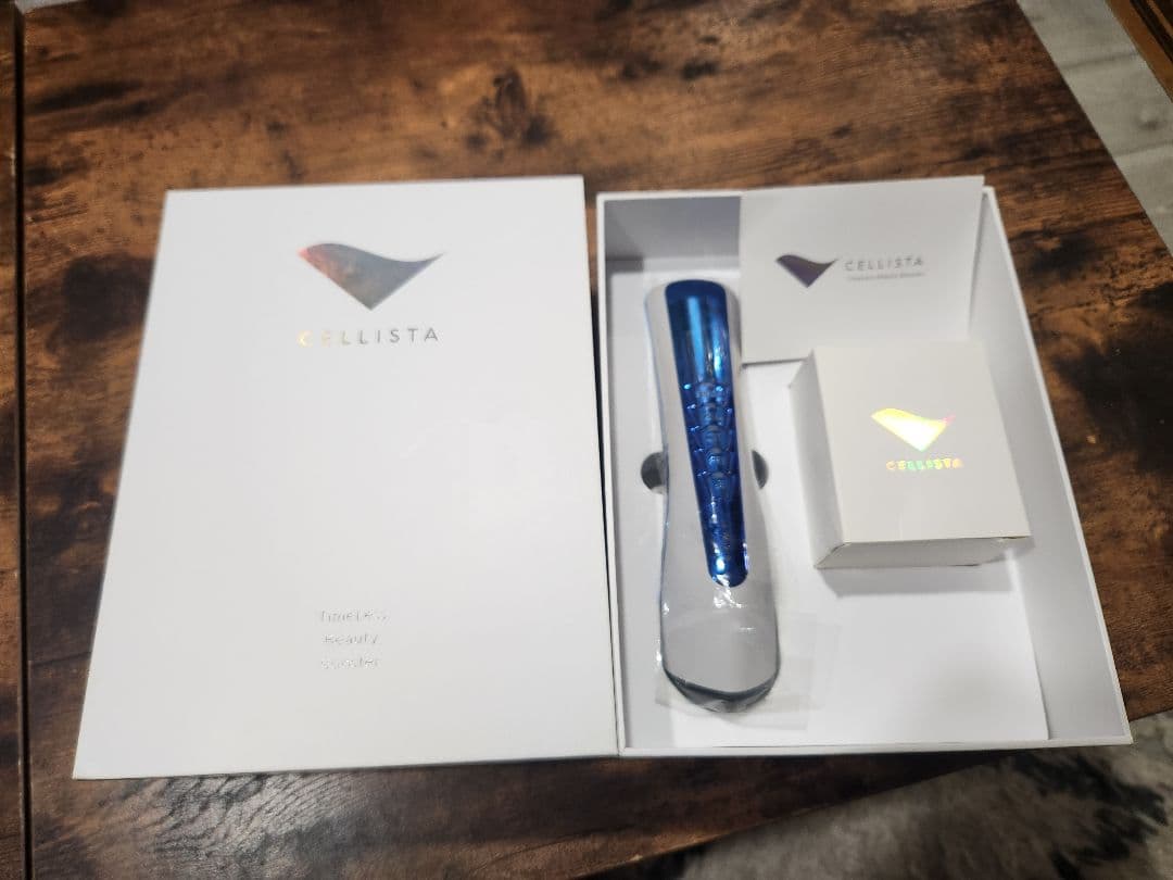 CELLISTA 美顔器 充電器・収納袋付き　定価59,800円（税込）