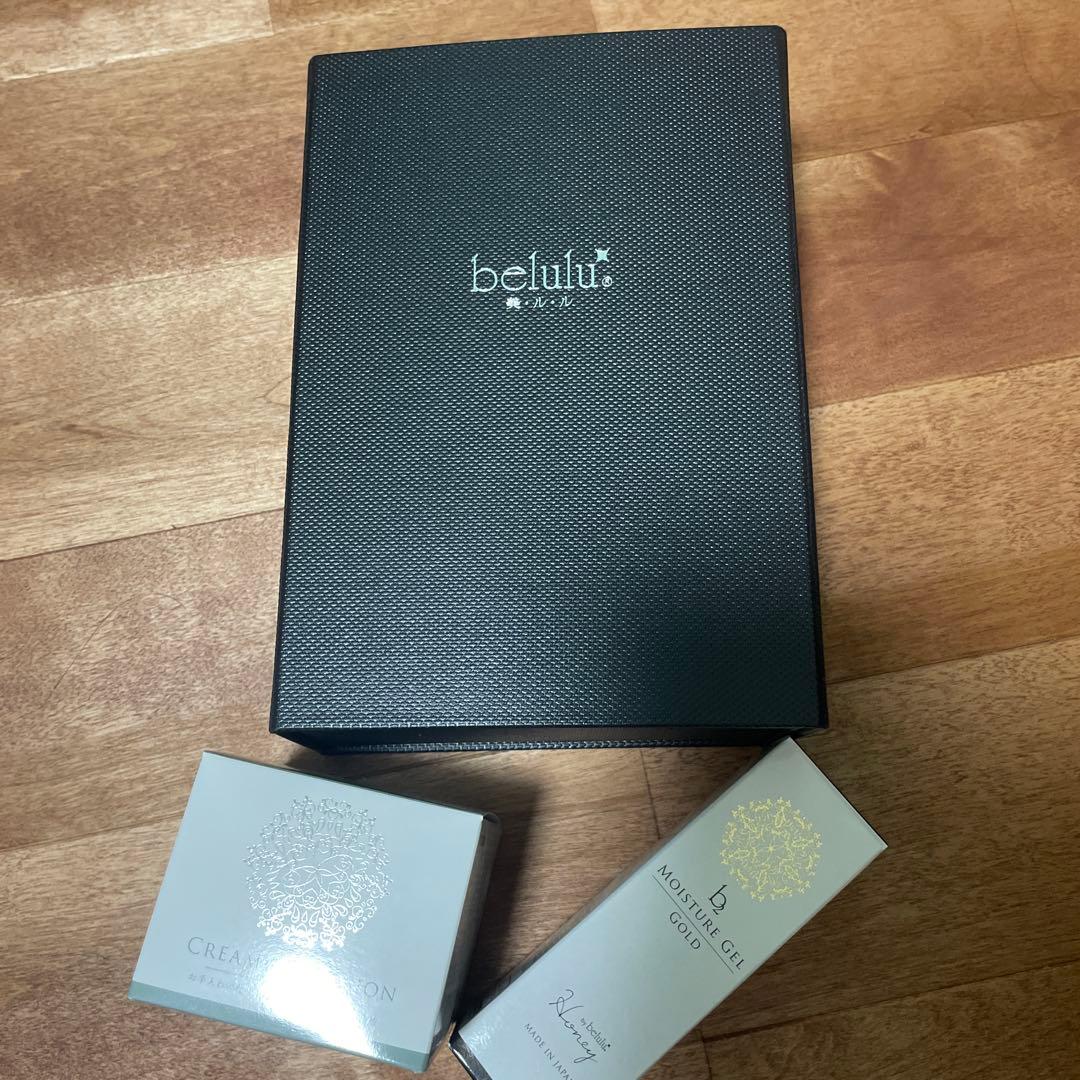 美ルル　美顔器　おまけつき