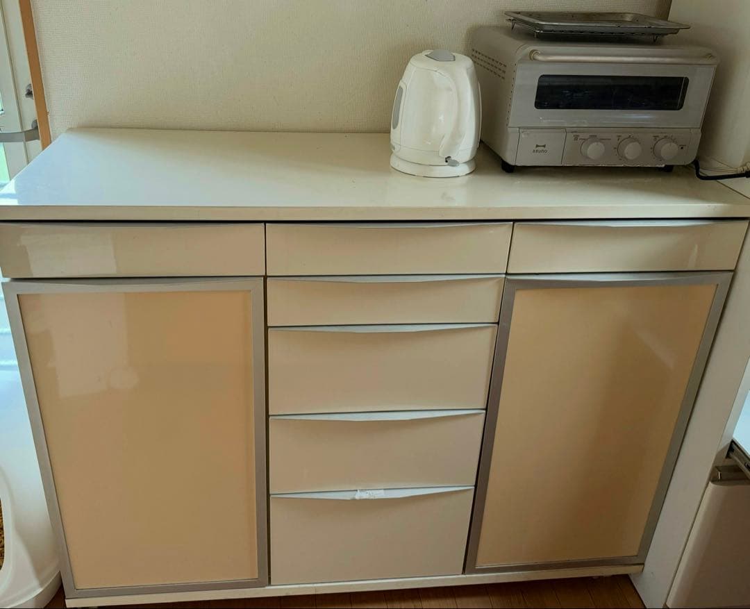 【引き取りの方】1万円！キッチンカウンター カップボード