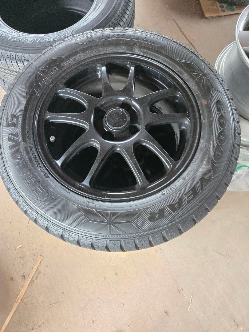 スタッドレスタイヤホイールセット195ー65ー15中古品5部山