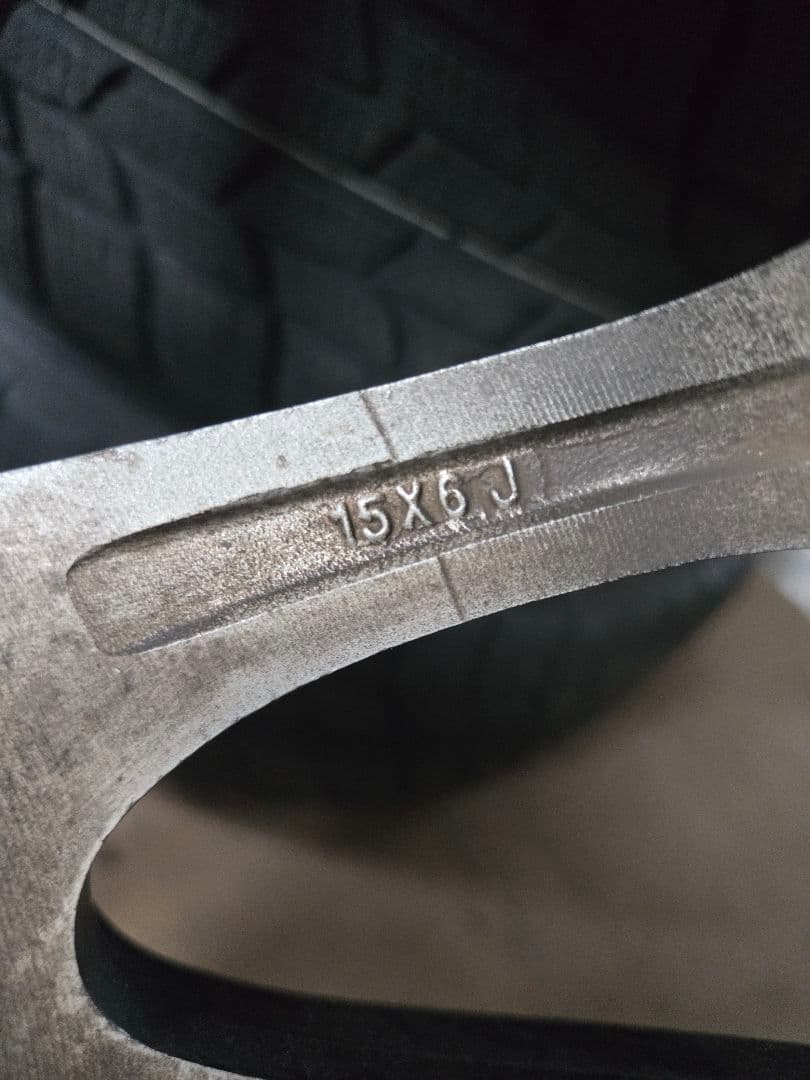 スタッドレスタイヤホイールセット195ー65ー15中古品5部山