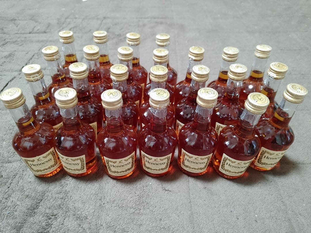 Hennessy ブランデー 50ml 25本セット