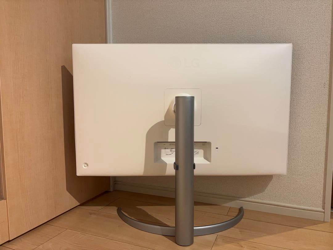 LG 32SQ730S-W スマートモニター