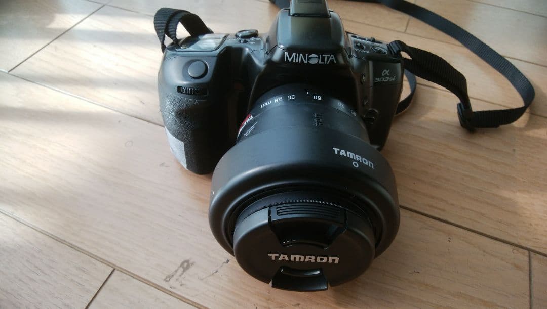 ミノルタ一眼レフカメラα303si望遠レンズ付き