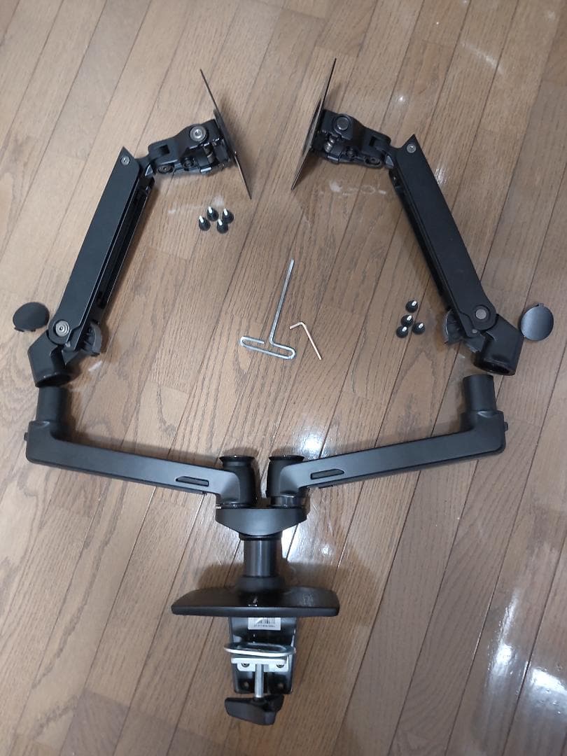 Amazon ベーシック モニターアーム デュアル