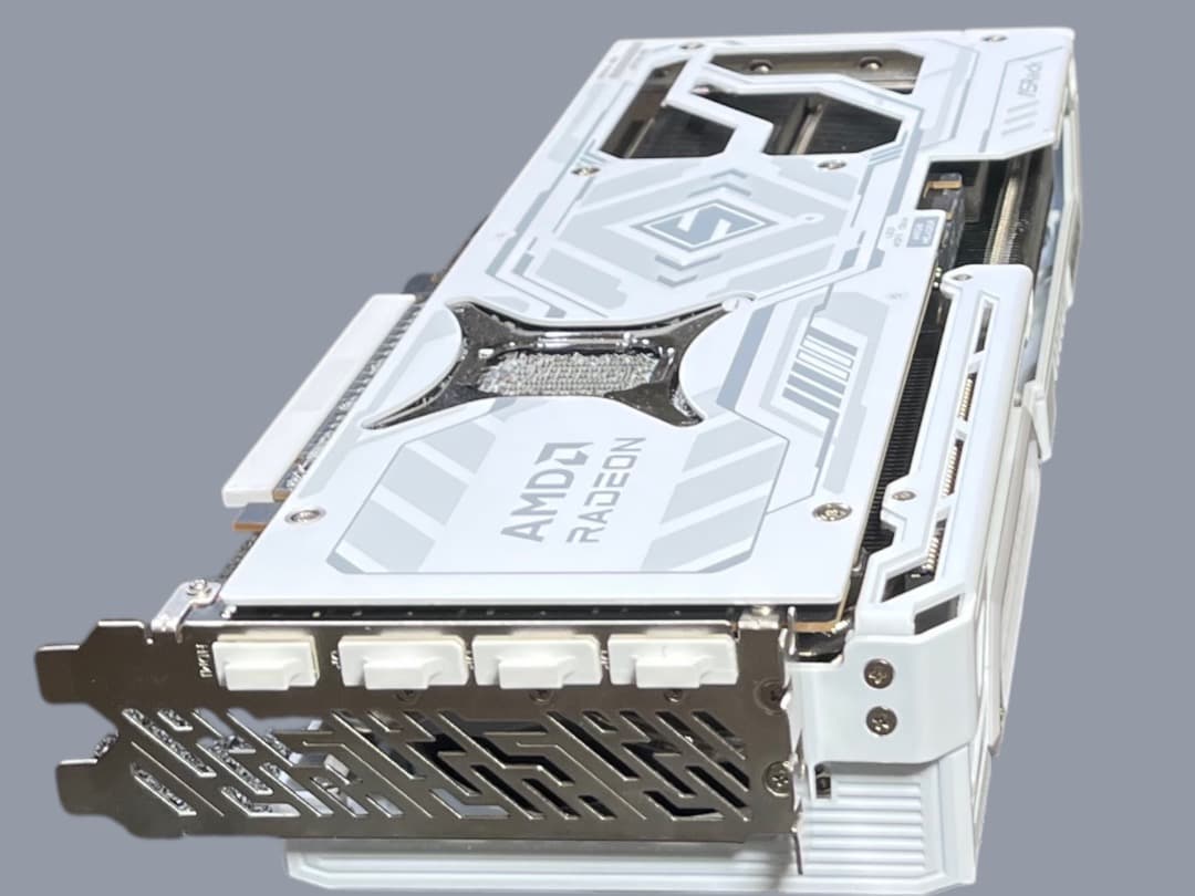 美品　ASRock Radeon RX9070 ホワイト（白）16GB