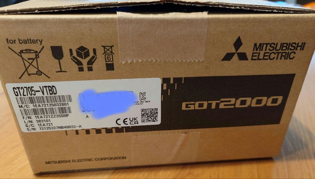 新品　三菱電機 タッチパネル GT2705-VTBD　2025年製4月入荷