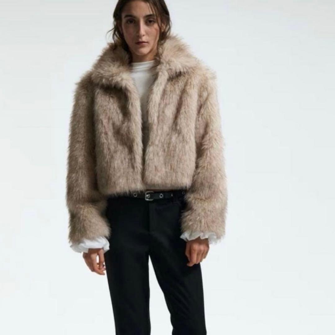  クロップドフラッフィジャケット ベージュ