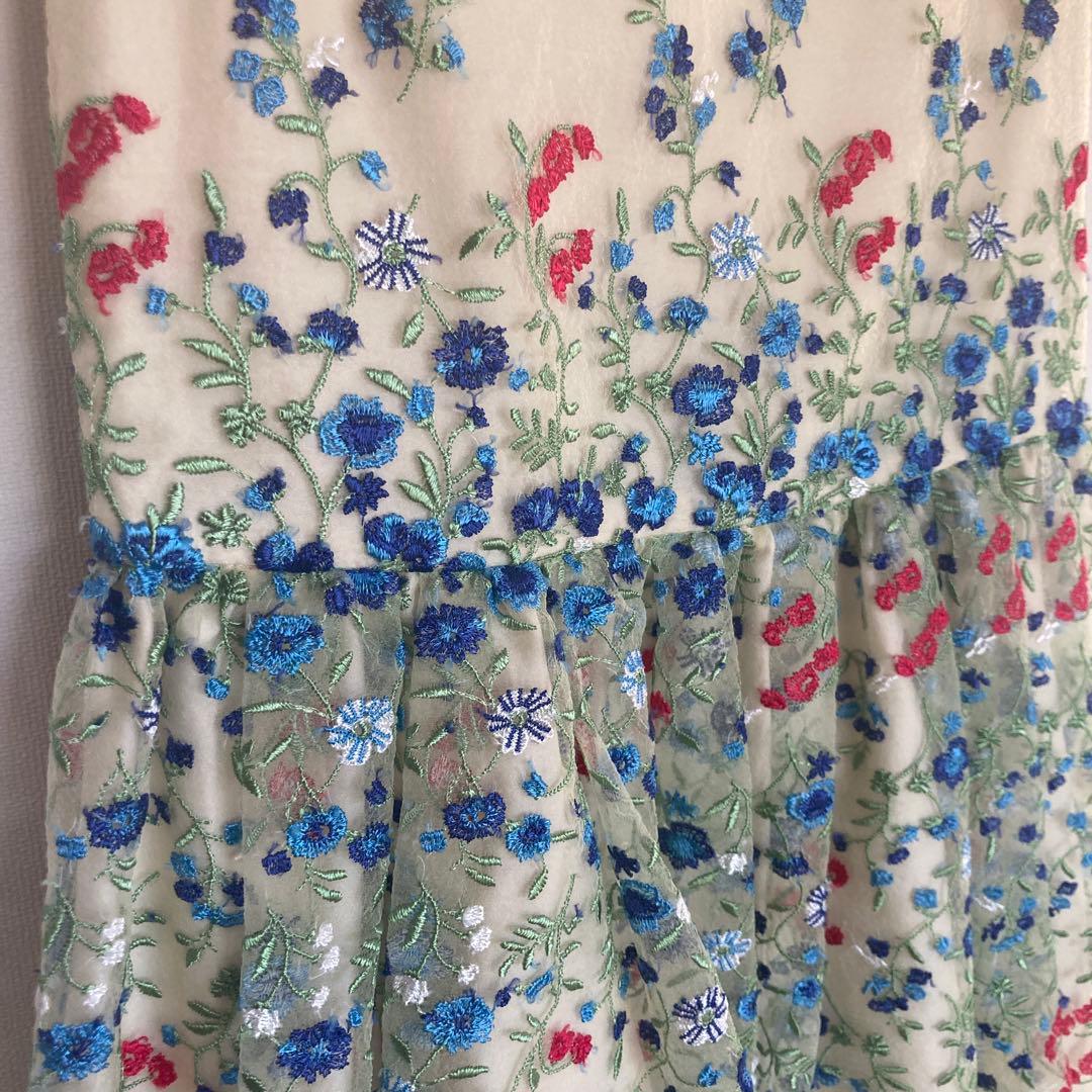 花柄刺繍ノースリーブドレス