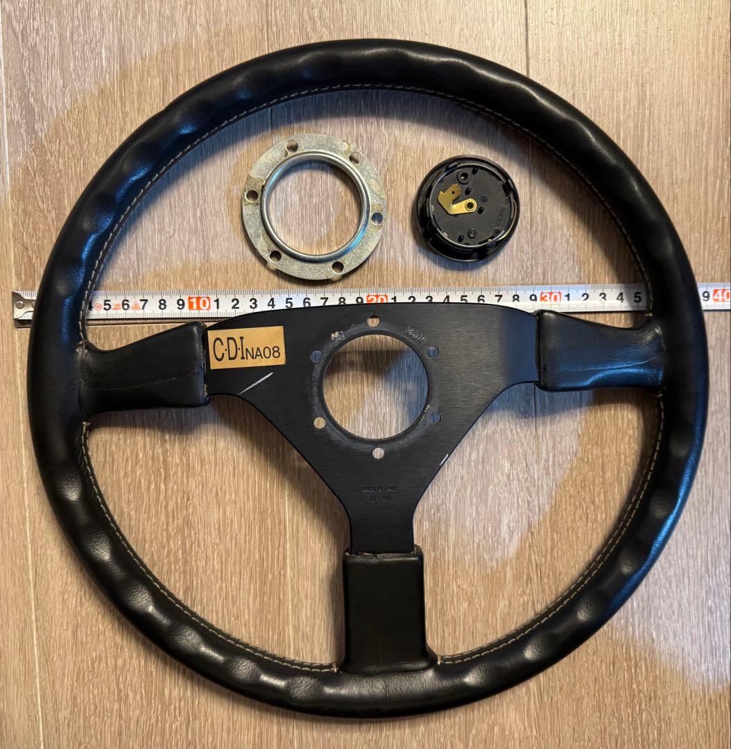MOMO C.D.I NA08 ステアリングホイール ホーン付き