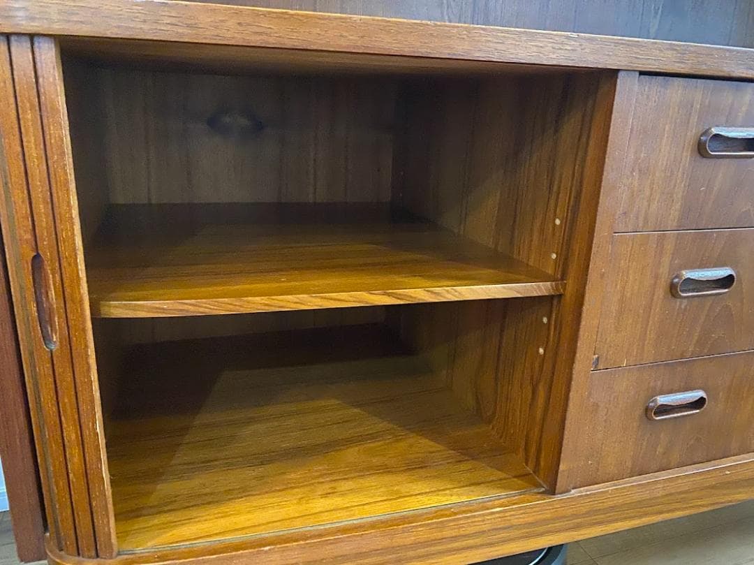 最終値下1960sデンマーク チーク カップボード サイドボード キャビネット