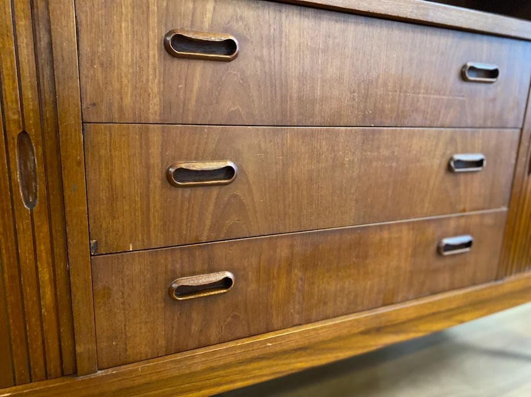 最終値下1960sデンマーク チーク カップボード サイドボード キャビネット